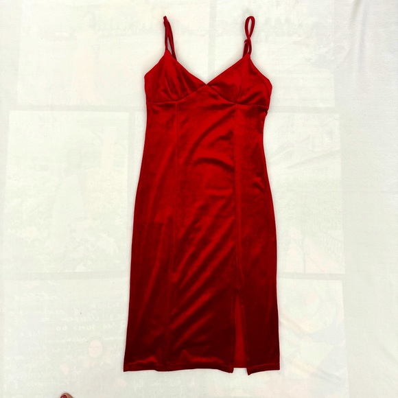 Velvet Red dress with a cut - Picture 1 of 5